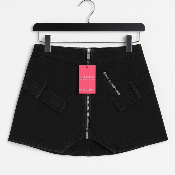 PrettyLittleThing Black Denim Cargo Mini Skirt – Zip Front Utility Style - Picture 2 of 9